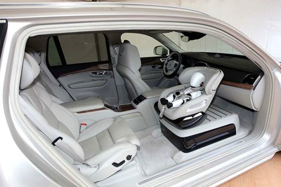 沃爾沃豪華兒童安全座椅,跟副駕駛座位說