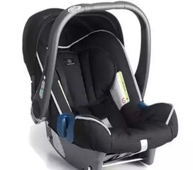 奶爸指導手冊 教你安裝奔馳兒童安全座椅