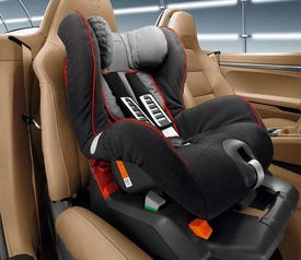 狗子都有安全座椅了，你家娃有了嗎？兒童安全座椅的重要性不容忽視